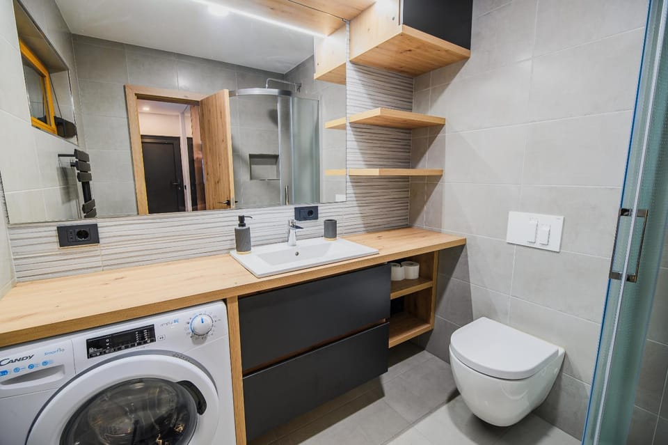 Shower, Toilet, Bathroom, washing machine