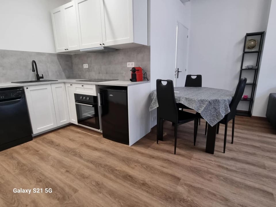 Welcome-Renovated & Air-Conditioned Apartment in Flanders