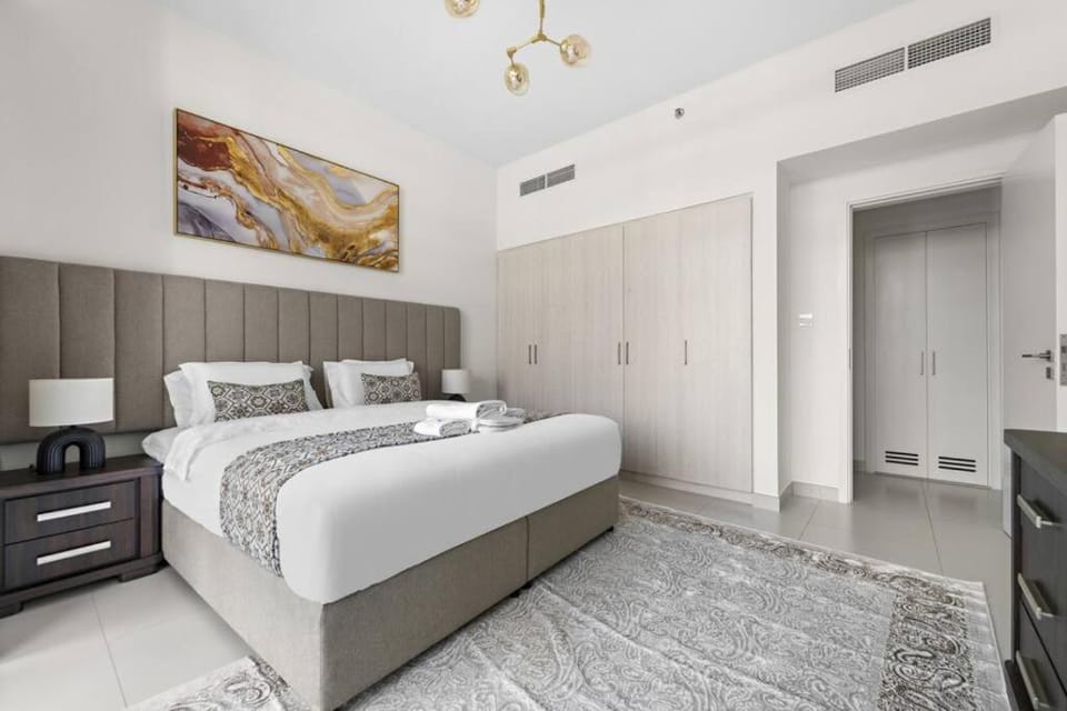 Modern 1 Br Near To Park Apartment in Dubai