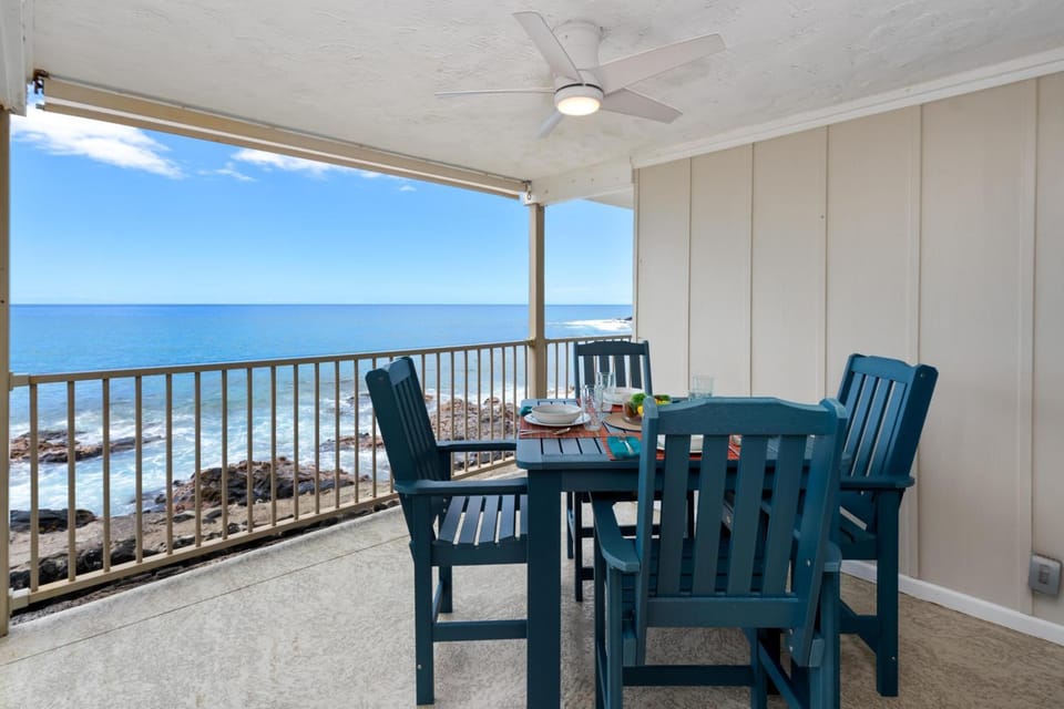 102 Kona Riviera House in Holualoa