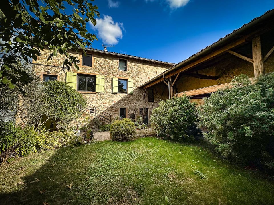 Property building, Facade/entrance, Garden, Inner courtyard view