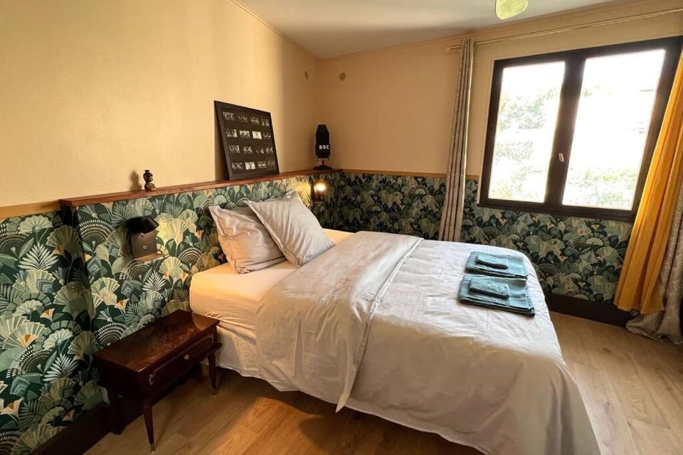 Bed, Photo of the whole room, Bedroom