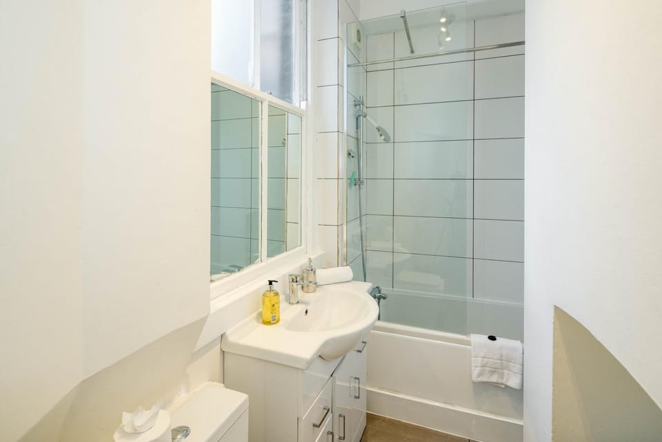 Shower, Bathroom, Bath, towels