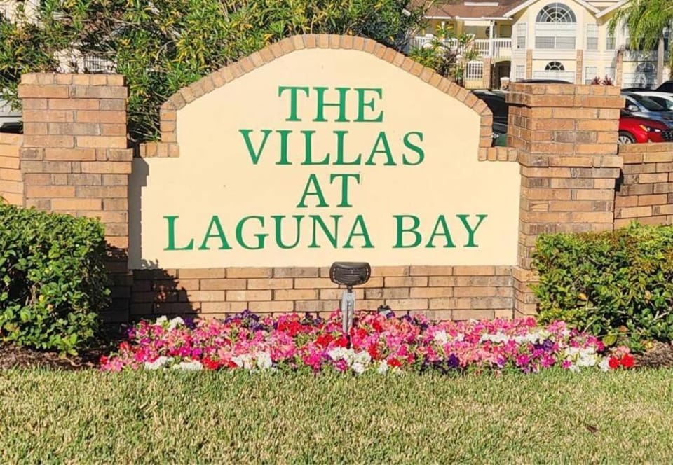 Neighbourhood, Location