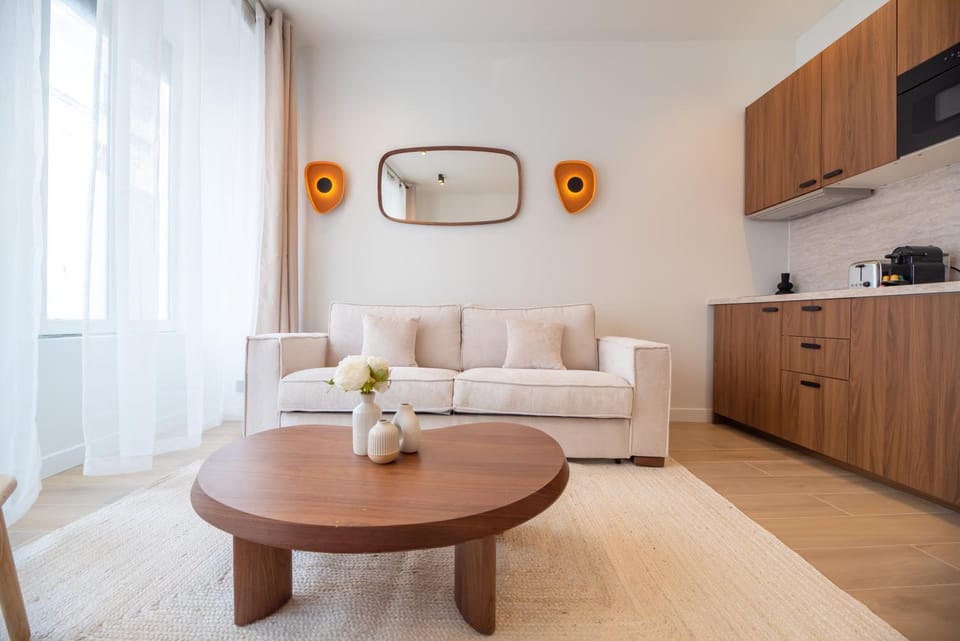 Kitchen or kitchenette, Living room