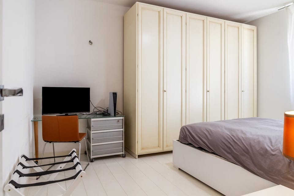 Living room, Bedroom