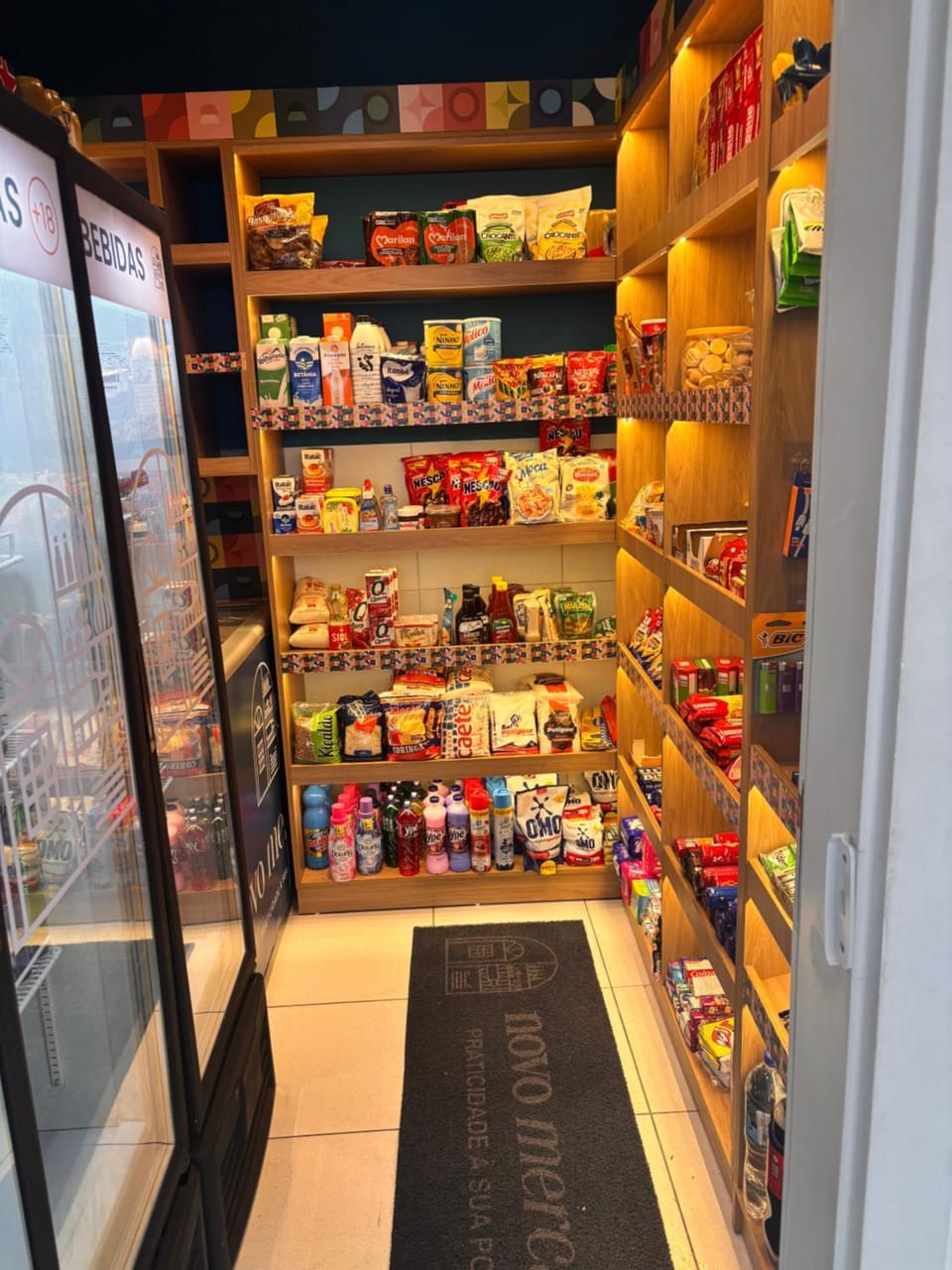 Food and drinks, Supermarket/grocery shop, vending machine