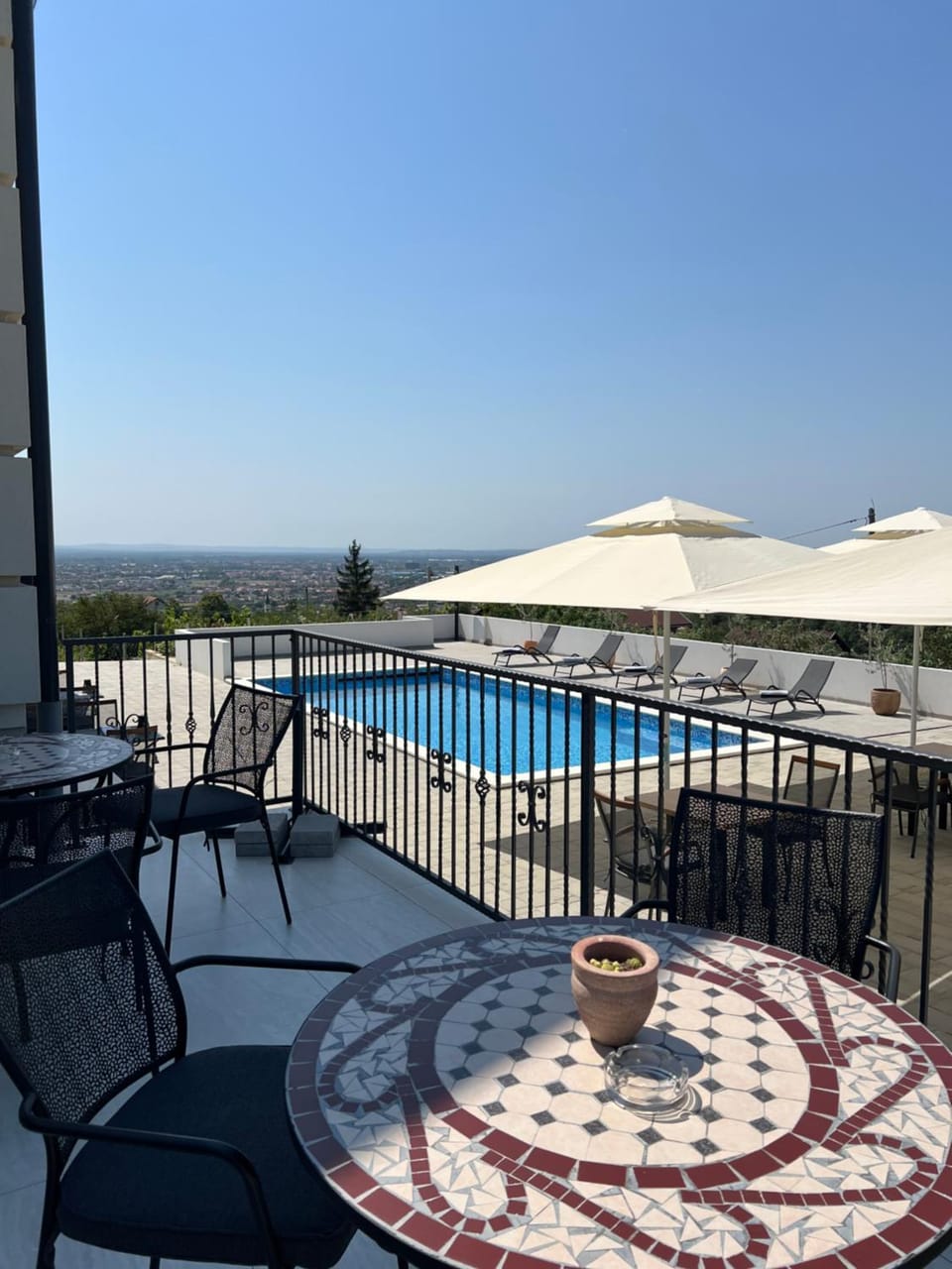 Patio, Day, View (from property/room), Balcony/Terrace, Pool view, Swimming pool, sunbed