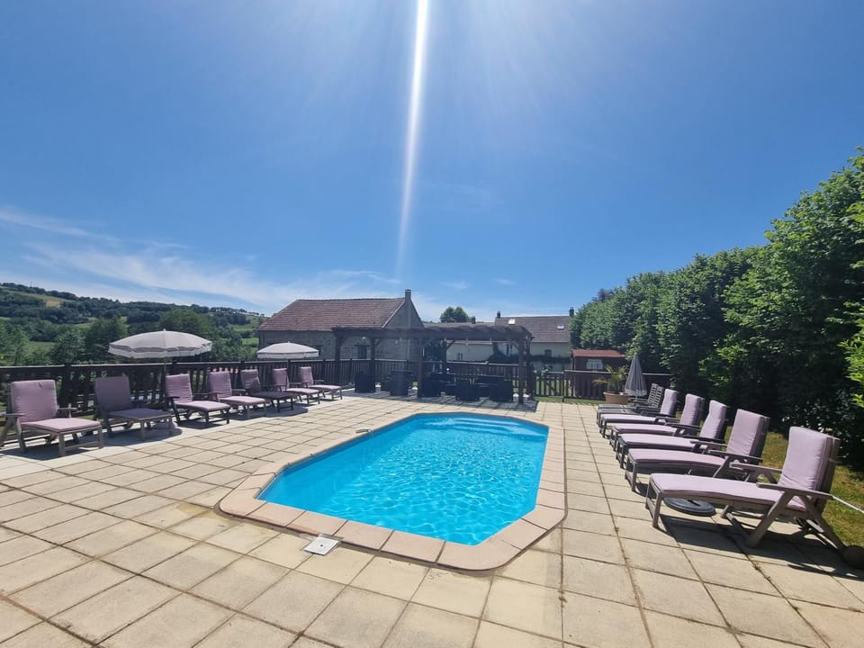 Spring, Day, Natural landscape, Activities, Summer, View (from property/room), Balcony/Terrace, Garden view, Mountain view, Pool view, River view, Swimming pool, children, Family, sunbed