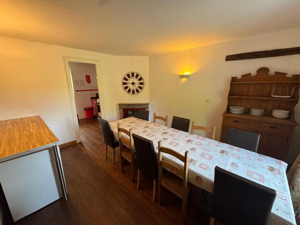 Seating area, Dining area