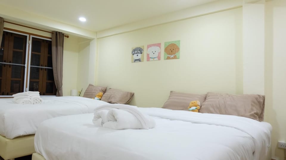 Bed, Internal: Not applicable to any particular room