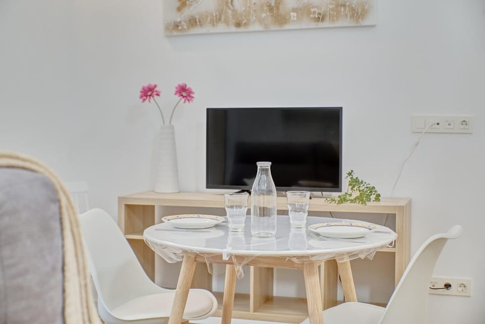 TV and multimedia, Dining area