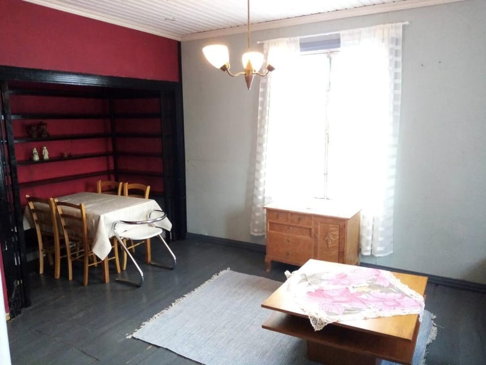 Pieni asunto 60m2 vanhassa puukerrostalossa Pispalassa Apartment in Finland