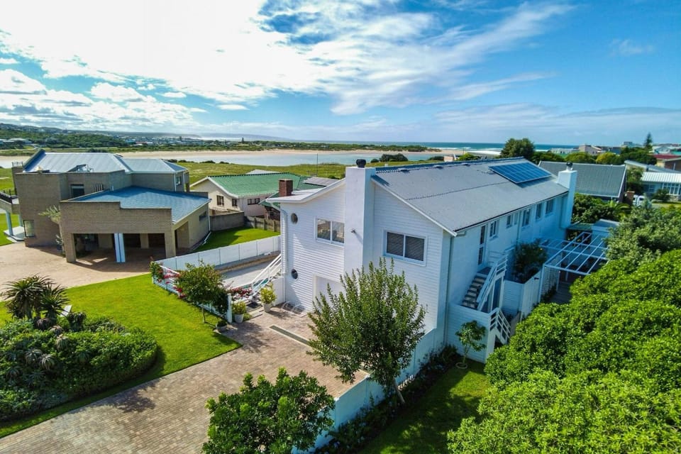 Property building, Day, River view, Sea view