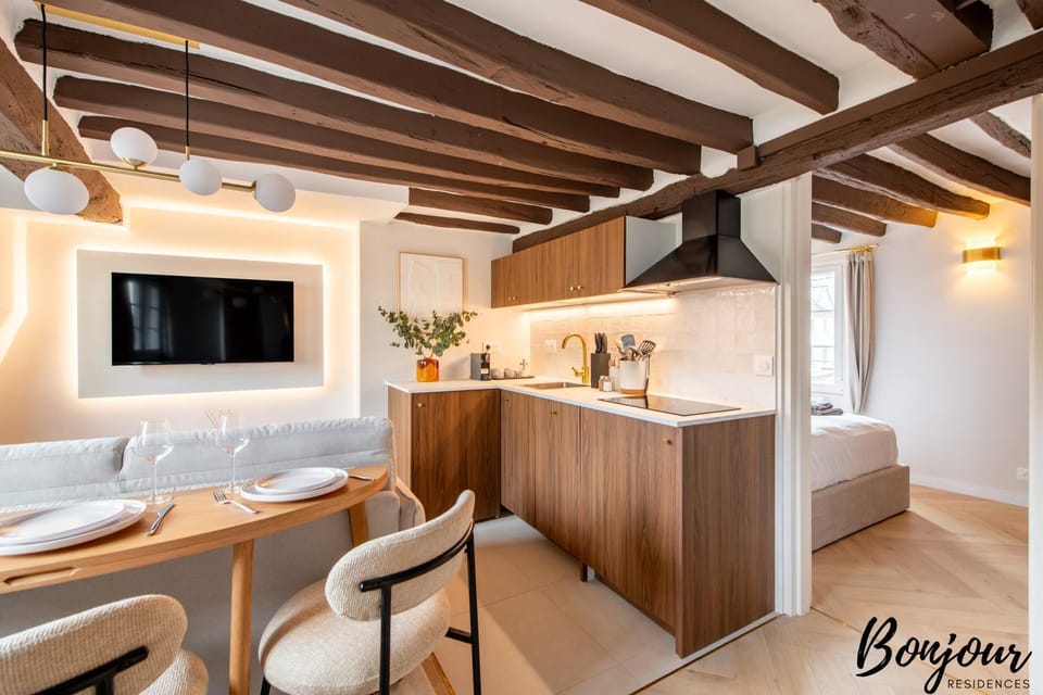 TV and multimedia, Kitchen or kitchenette, Photo of the whole room