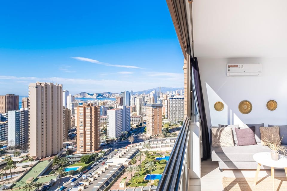 Day, Natural landscape, View (from property/room), Living room, City view, Sea view, air conditioner