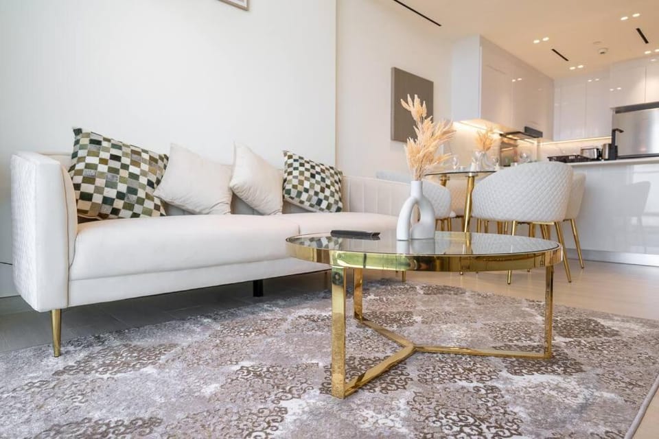 Luxurious 1-Bedroom Oasis l Binghatti Corner, JVC Apartment in Dubai