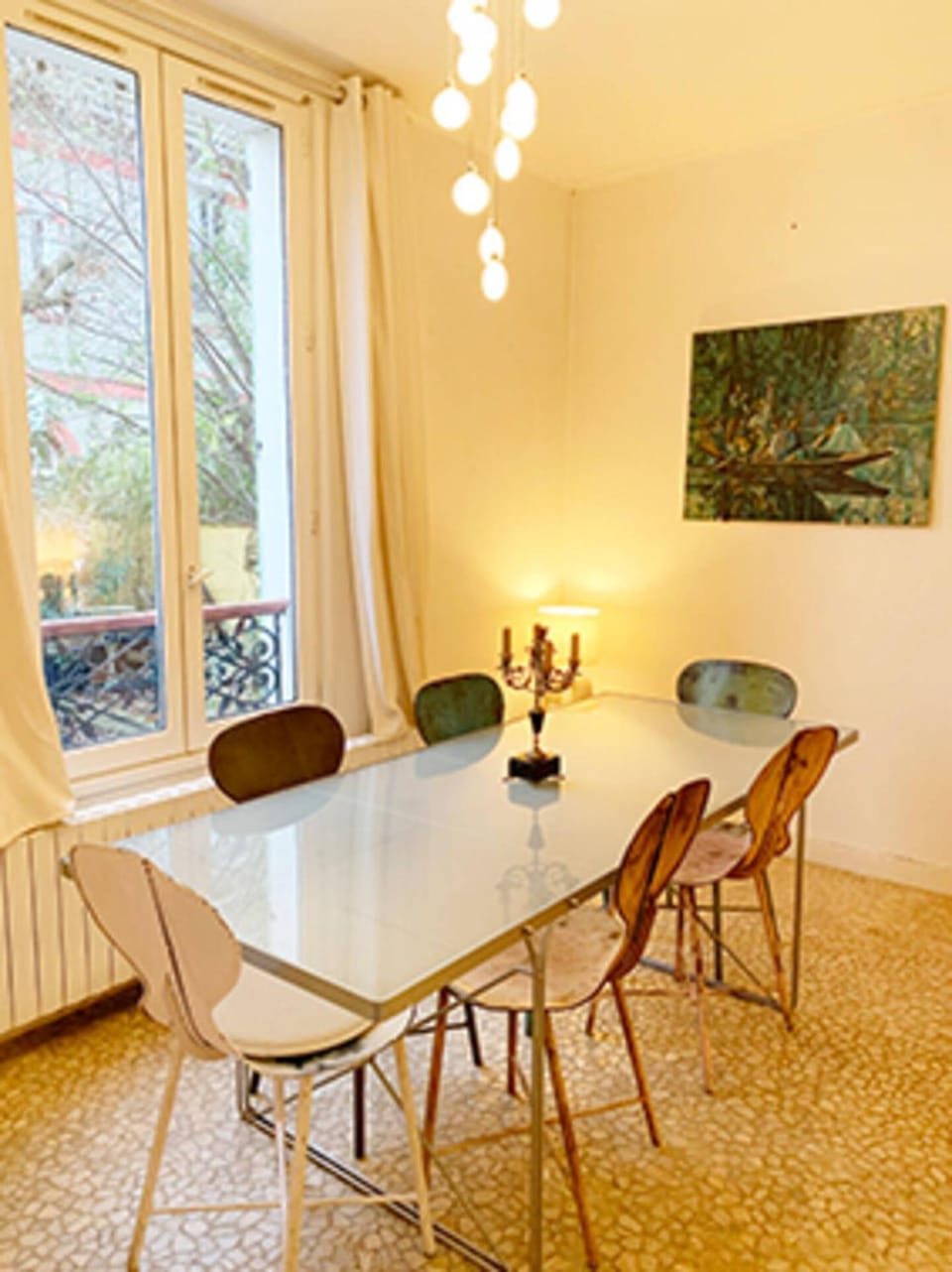 Grande maison 4 chambres, jardin, 3km Paris, proche transports et commerces House in Saint-Denis, France