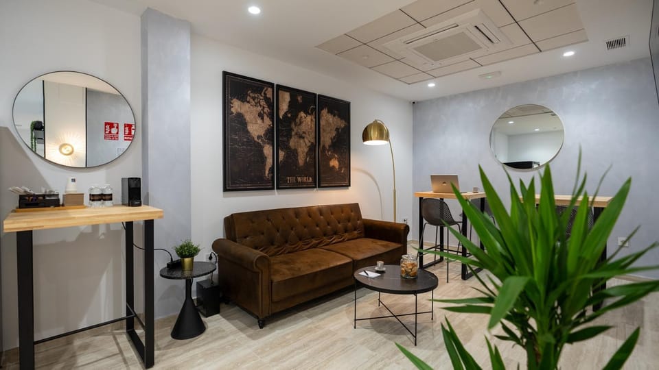 Communal lounge/ TV room, Seating area