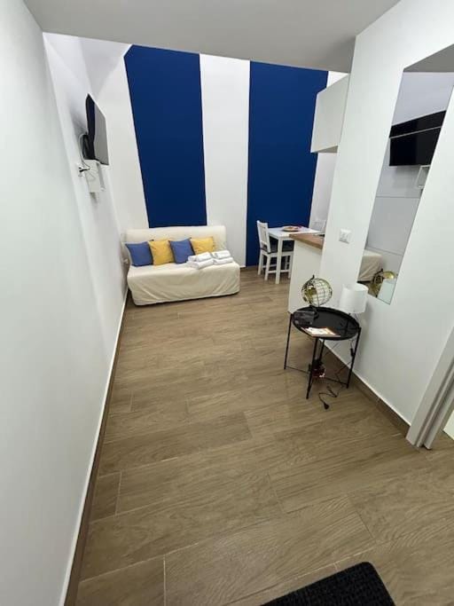 TV and multimedia, Living room, Photo of the whole room, Seating area