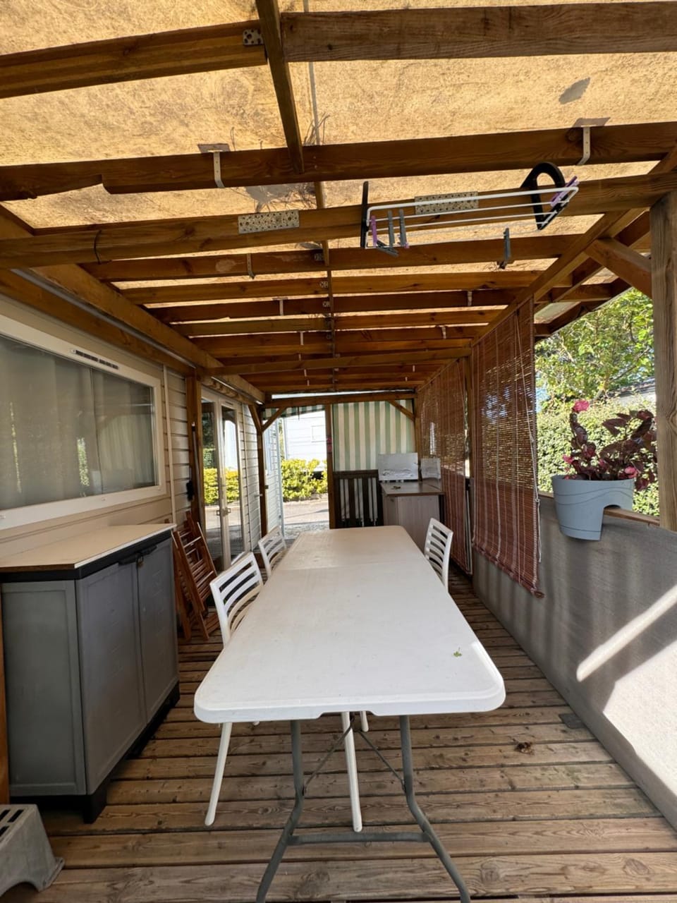 Patio, Dining area