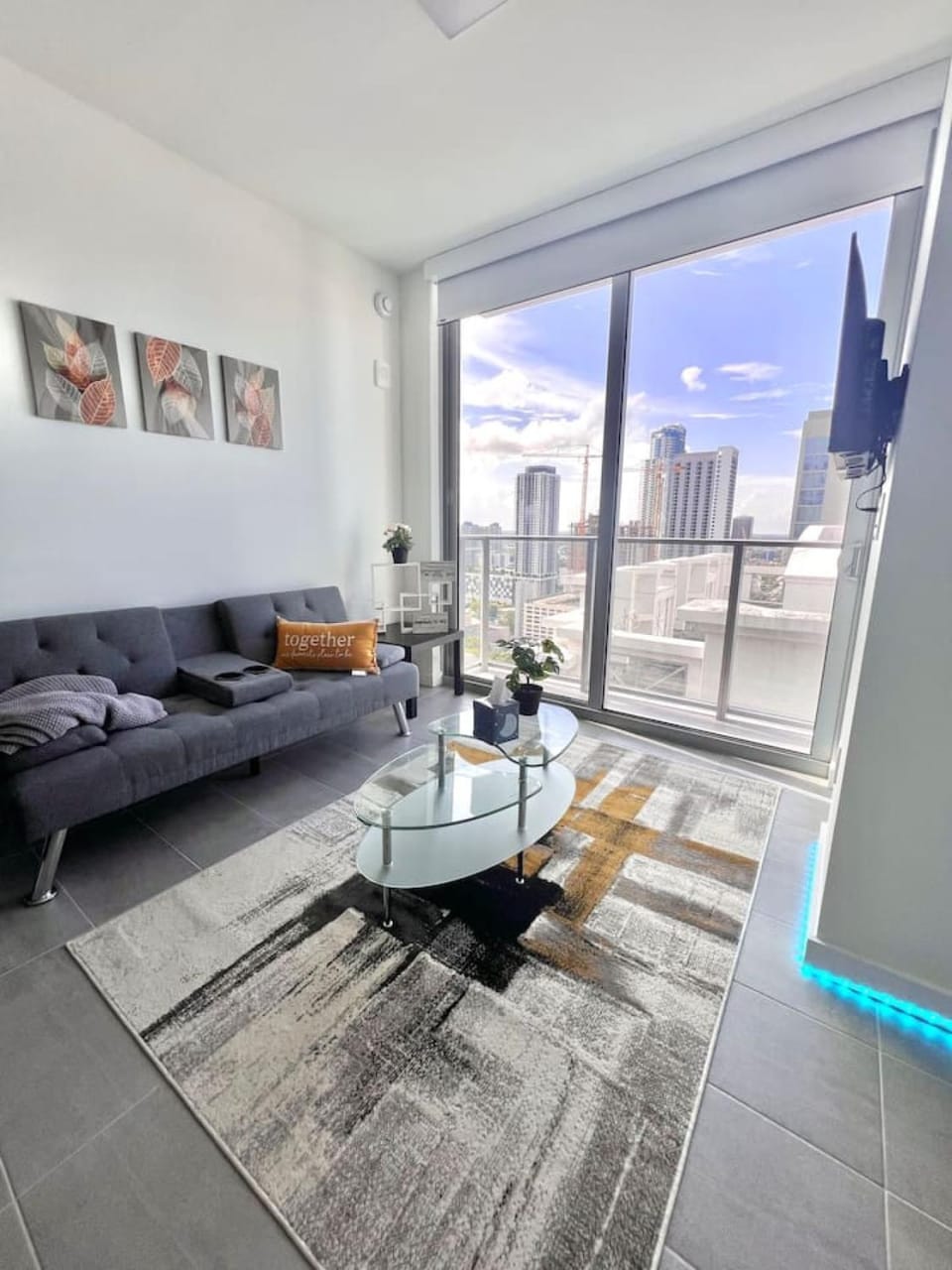Ocean View Entire Condo In Downtown With Pool and Gym House in Miami