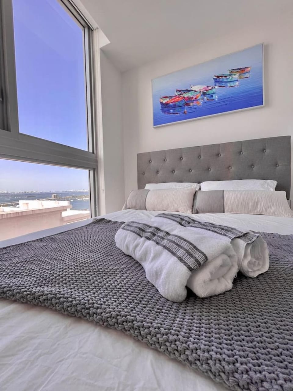 Ocean View Entire Condo In Downtown With Pool and Gym House in Miami