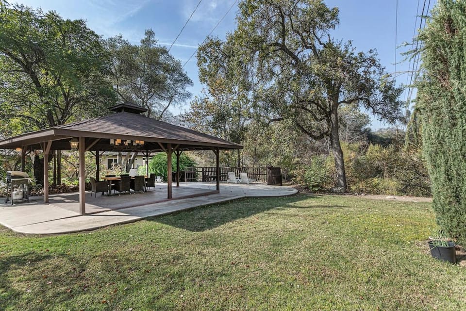 Sequoia Riverfront House With Beach Access House in Three Rivers