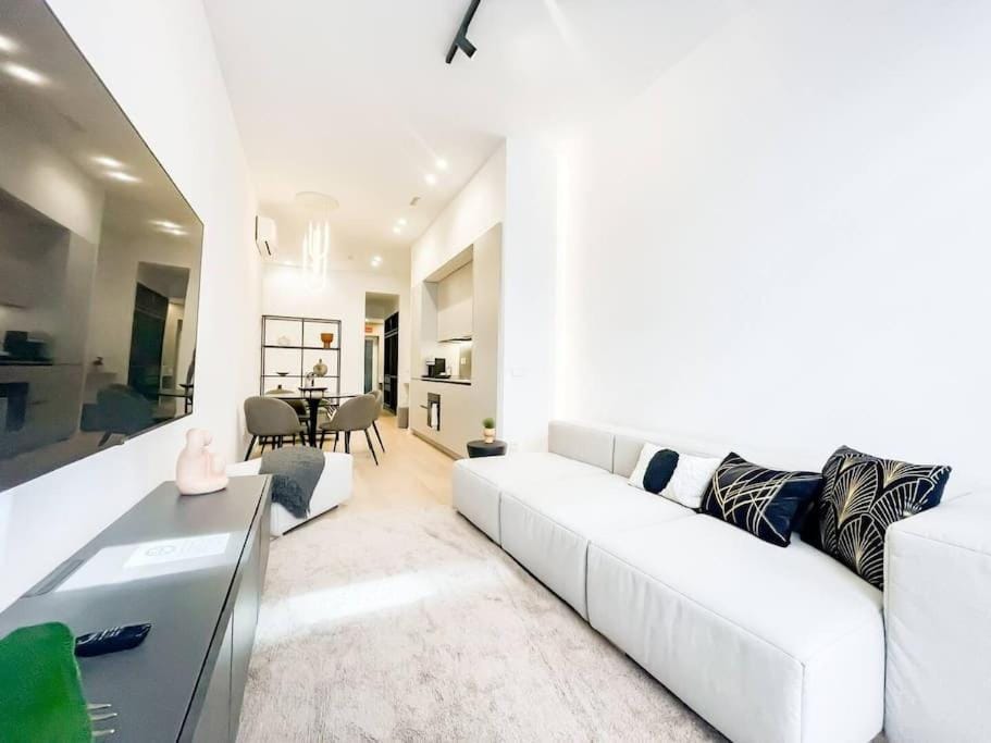 TV and multimedia, Living room, Seating area