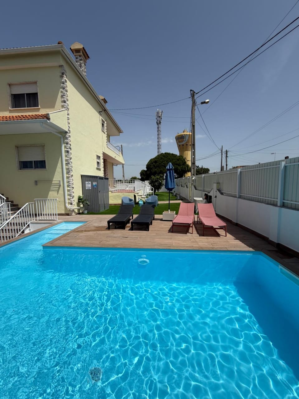 Property building, Patio, Day, Balcony/Terrace, Pool view, Swimming pool, sunbed