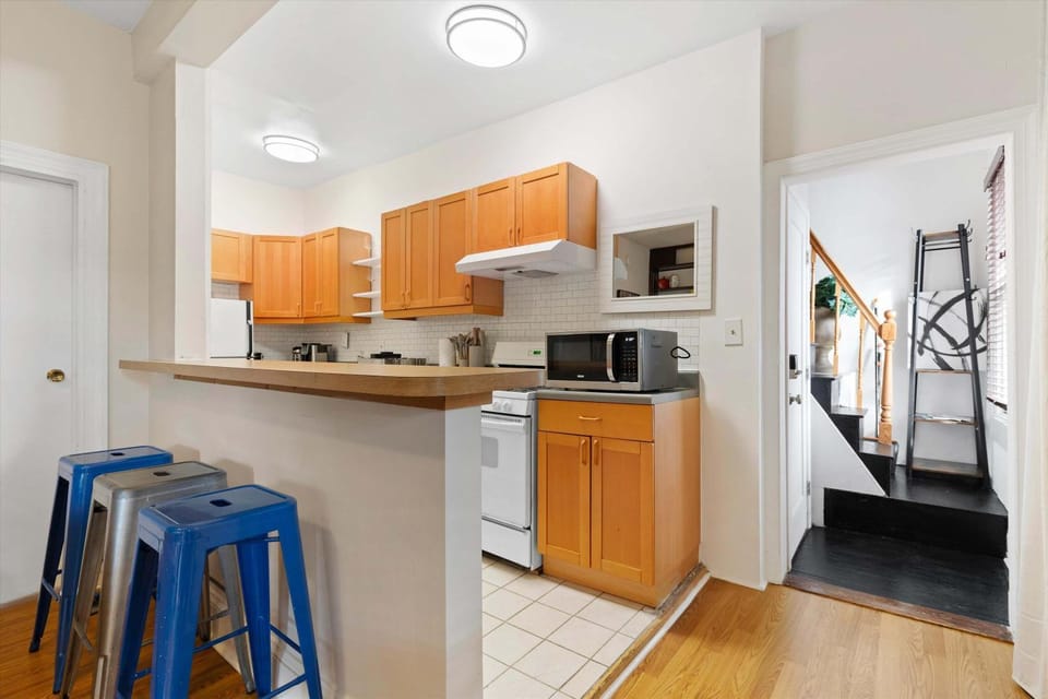 Chic 1-BR Loft Nestled Between Dupont & Logan Apartment in Arlington