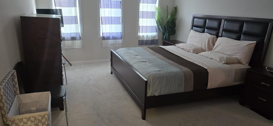 Pearl Properties Vacation rental in Ottawa