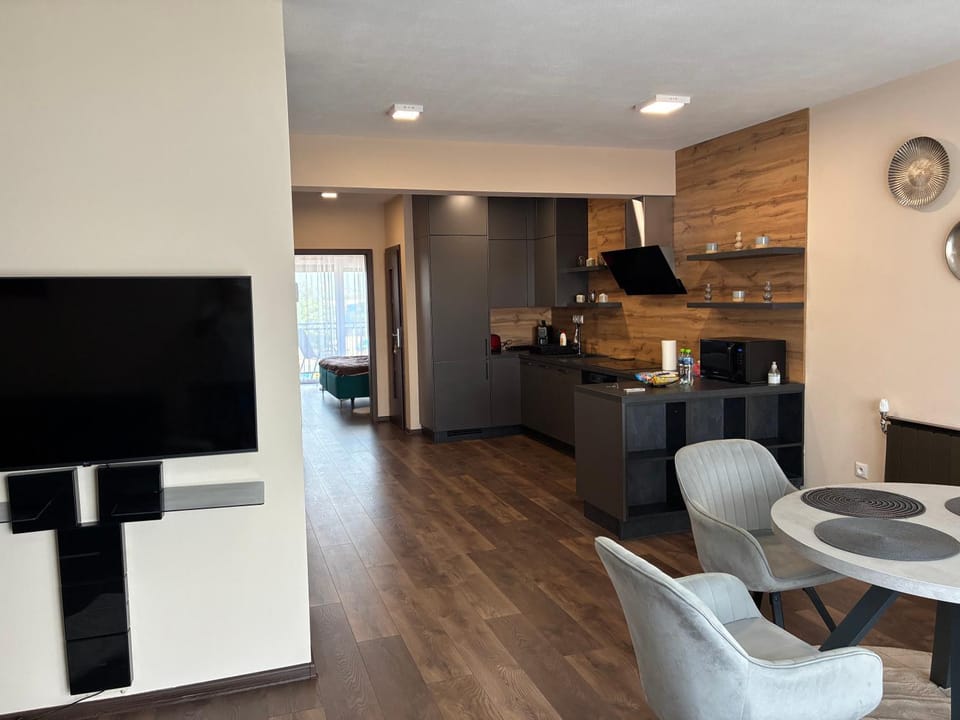TV and multimedia, Dining area