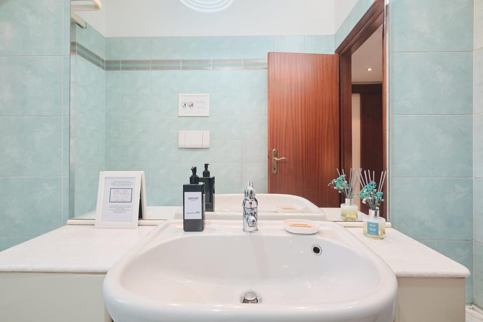 Bathroom, Bath