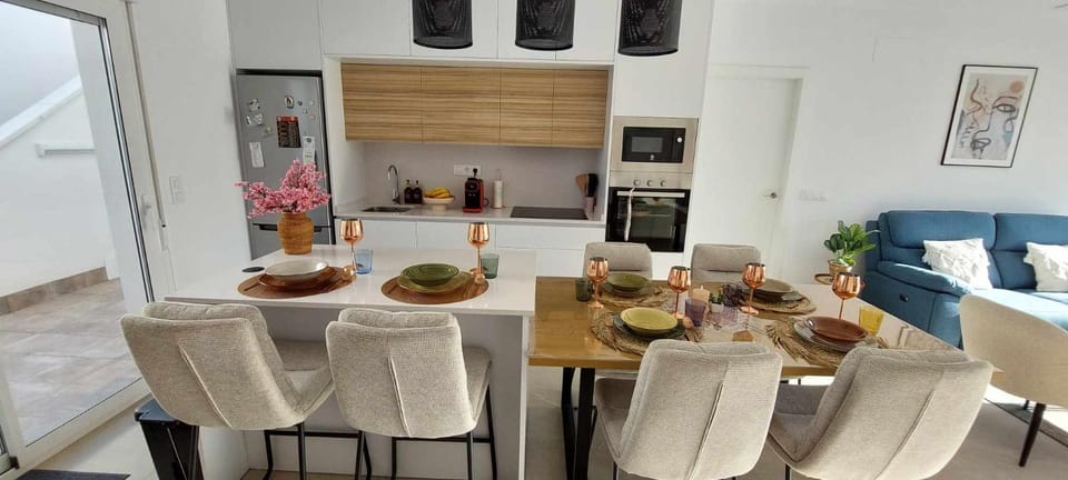Coffee/tea facilities, Seating area, Dining area, kitchen
