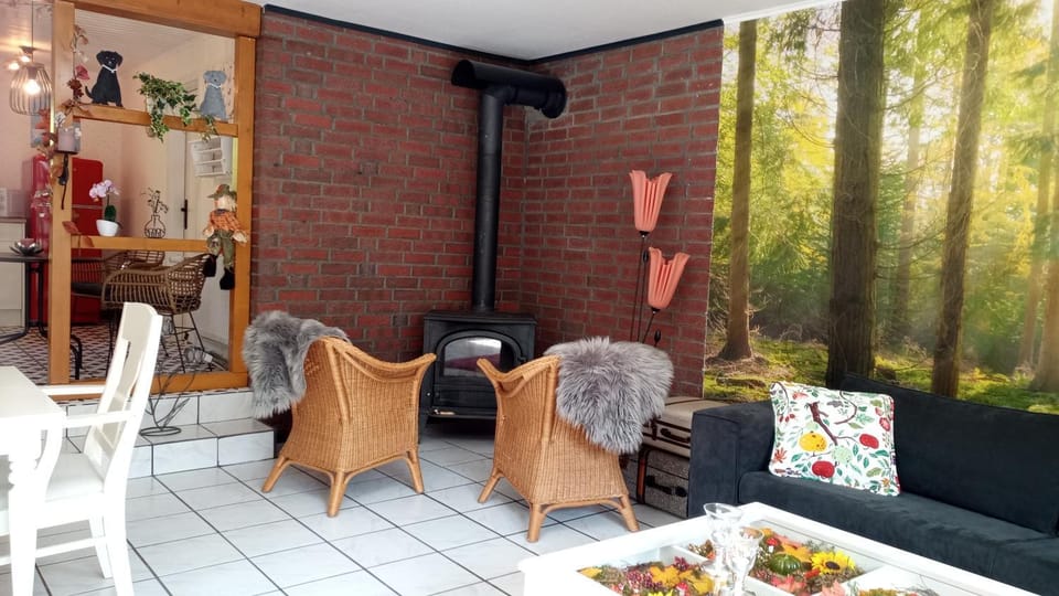 Living room, Seating area