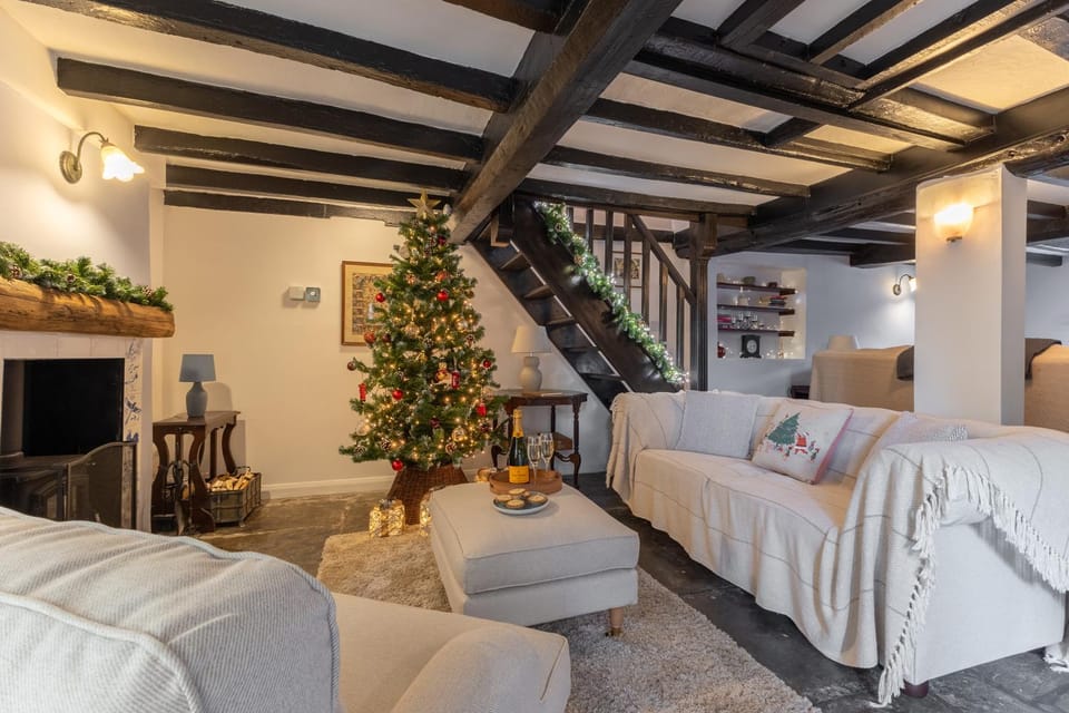 Game Room, Living room, Seating area, Seasons, fireplace, fireplace