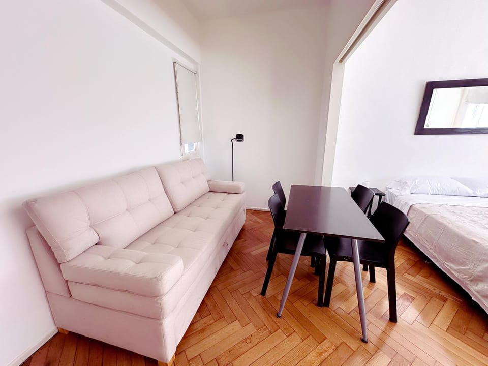 Amplio monoambiente en Microcentro Apartment in Buenos Aires
