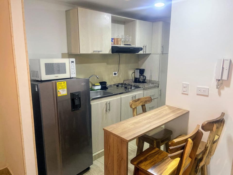 Kitchen or kitchenette, Dining area, dishwasher