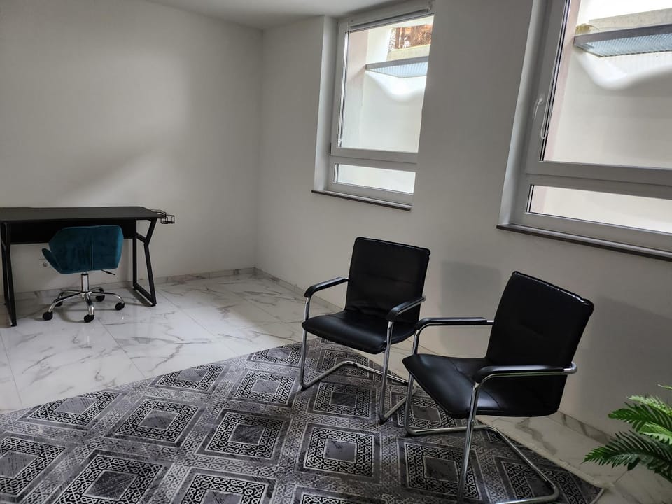 TheLabel Residences Frankfurt - BASEMENT STUDIO, Shared Bathroom Apartment in Hesse
