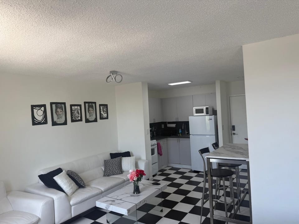 Seating area, Dining area, kitchen