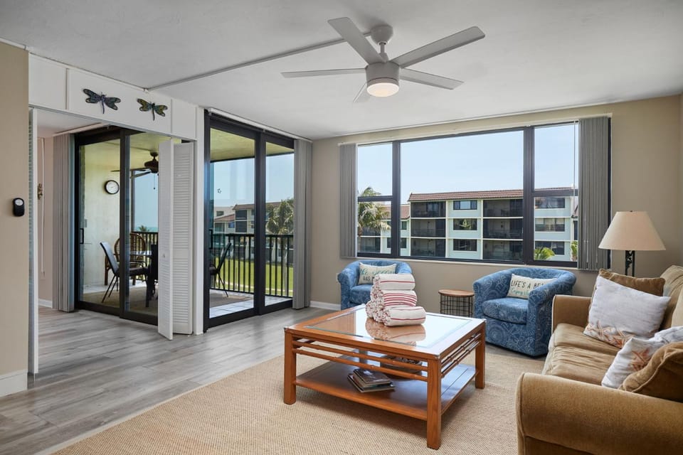 Loggerhead 543 - Gorgeous Beachfront Residence at Loggerhead Cay House in Sanibel Island
