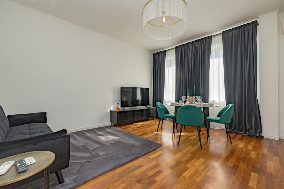 Communal lounge/ TV room, TV and multimedia, Seating area, Dining area, Evening entertainment