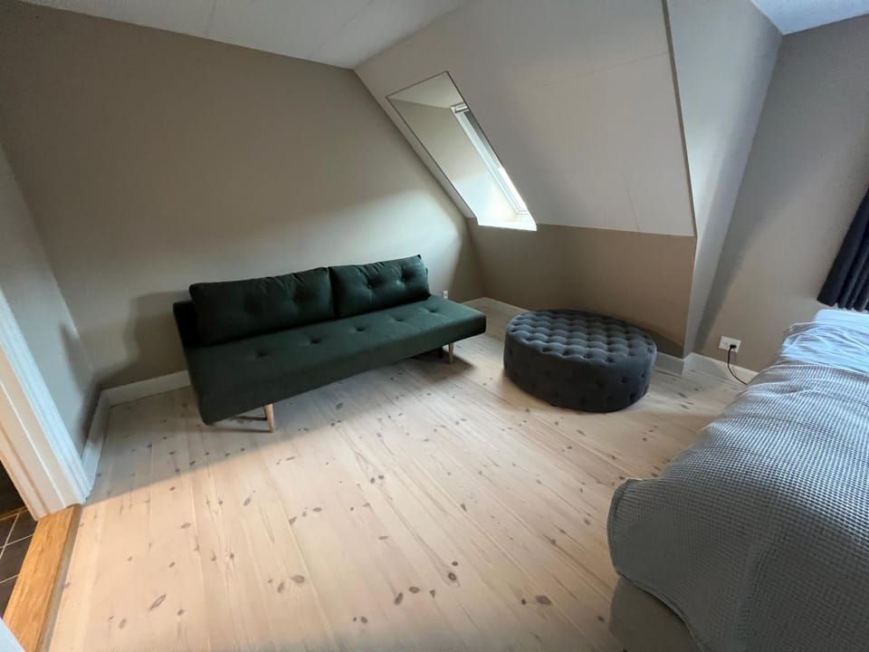 Bed, Living room, Seating area