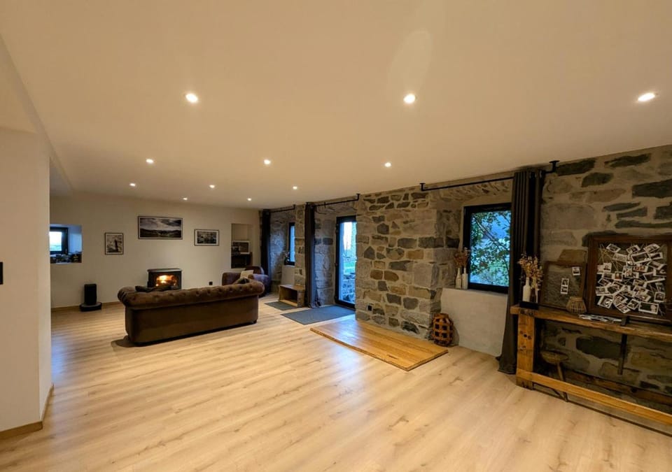 Living room, Seating area, fireplace