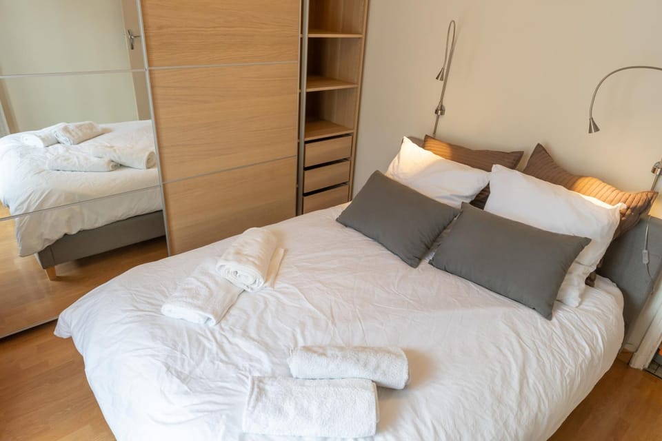Bed, Photo of the whole room, Bedroom, towels, wardrobe