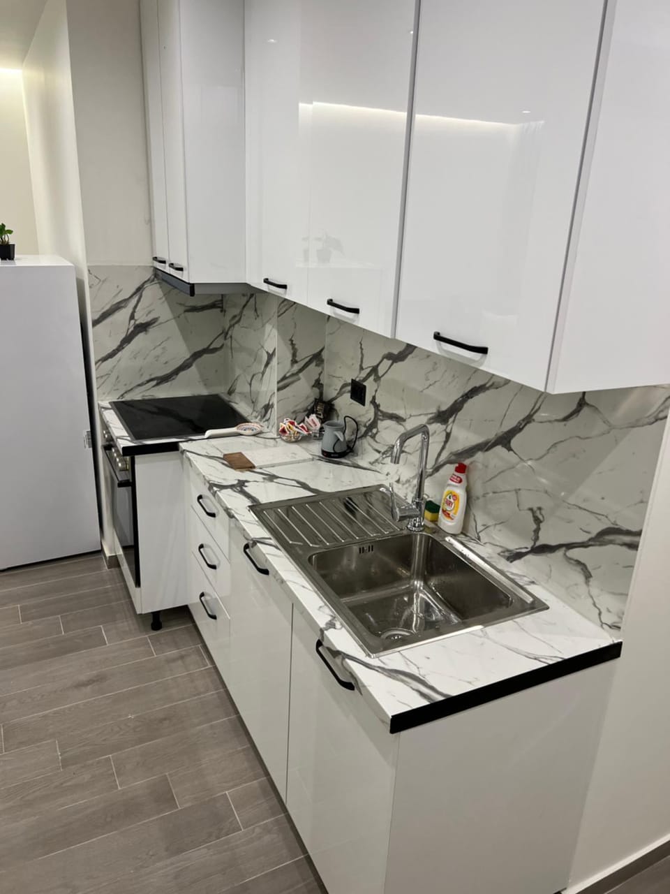 Kitchen or kitchenette, oven, stove