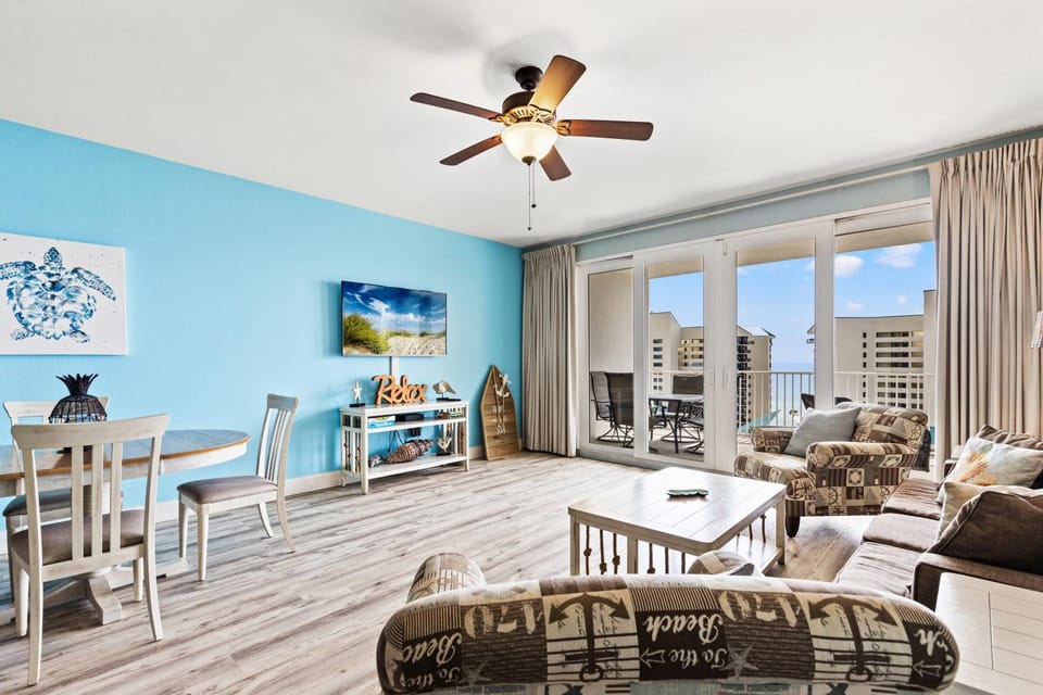 TV and multimedia, Living room, Dining area
