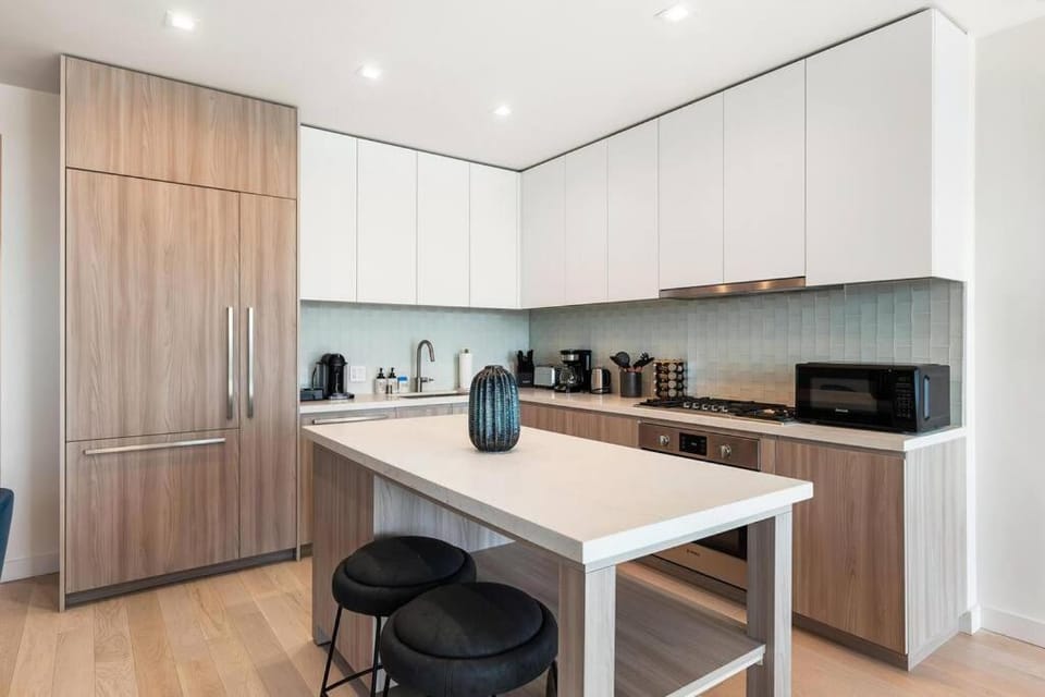 Coffee/tea facilities, Kitchen or kitchenette, Dining area, dishwasher, oven, stove, toaster