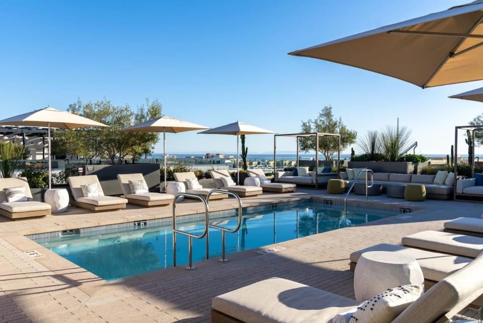 Patio, Day, Natural landscape, Seating area, Pool view, Sea view, Swimming pool, Swimming pool, sunbed